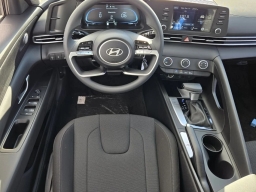 Hyundai Elantra SE IVT 2026