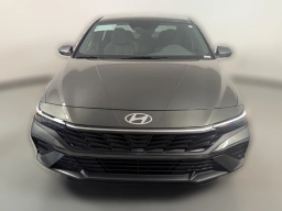 Hyundai Elantra SE IVT 2025