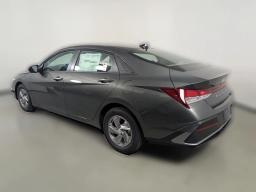 Hyundai Elantra SE IVT 2025