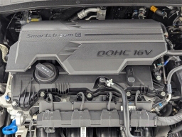 Hyundai Elantra SE IVT 2025