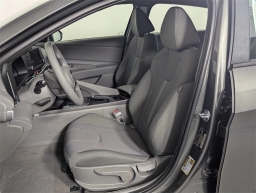 Hyundai Elantra SE IVT 2025