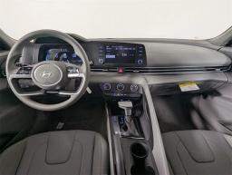 Hyundai Elantra SE IVT 2025