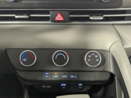 Hyundai Elantra SE IVT 2025