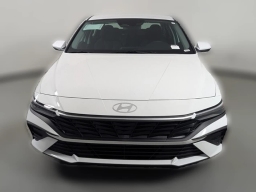 Hyundai Elantra SE IVT 2025