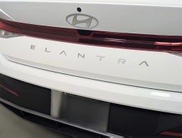 Hyundai Elantra SE IVT 2025