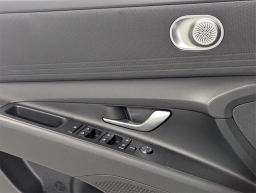 Hyundai Elantra SE IVT 2025