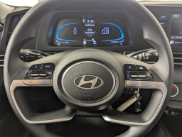 Hyundai Elantra SE IVT 2025