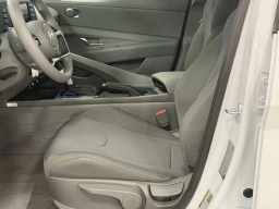 Hyundai Elantra SE IVT 2026