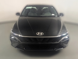 Hyundai Elantra SE IVT 2025