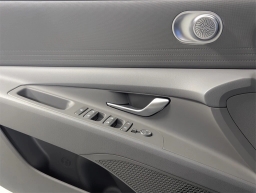 Hyundai Elantra SE IVT 2025