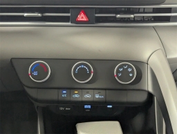 Hyundai Elantra SE IVT 2025