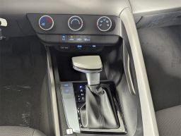 Hyundai Elantra SE IVT 2025