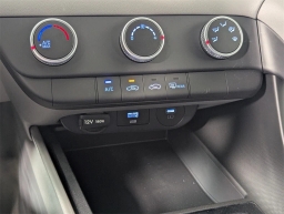 Hyundai Elantra SE IVT 2025