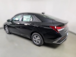 Hyundai Elantra SE IVT 2025