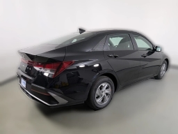Hyundai Elantra SE IVT 2025