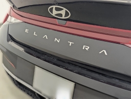 Hyundai Elantra SE IVT 2025