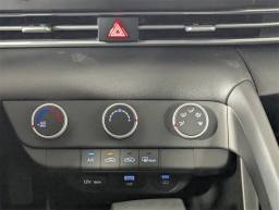 Hyundai Elantra SE IVT 2025