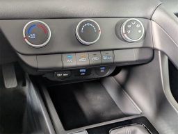 Hyundai Elantra SE IVT 2025