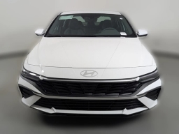 Hyundai Elantra SE IVT 2025