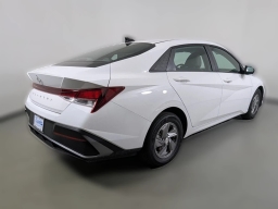 Hyundai Elantra SE IVT 2025