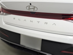 Hyundai Elantra SE IVT 2025