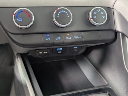 Hyundai Elantra SE IVT 2025