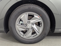 Hyundai Elantra SE IVT 2025