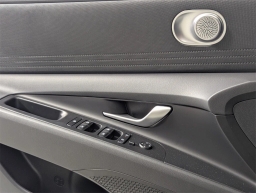 Hyundai Elantra SE IVT 2025