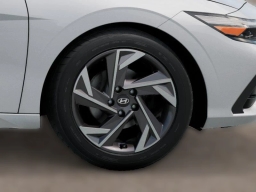 Hyundai Elantra Limited IVT 2026