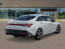 Hyundai Elantra Limited IVT 2026