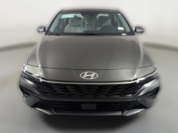 Hyundai Elantra Limited IVT 2025