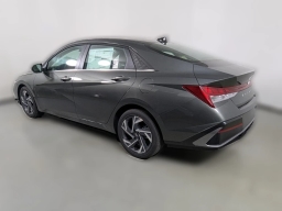 Hyundai Elantra Limited IVT 2025