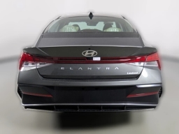 Hyundai Elantra Limited IVT 2025