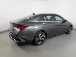 Hyundai Elantra Limited IVT 2025