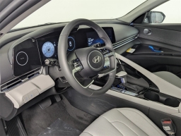 Hyundai Elantra Limited IVT 2025