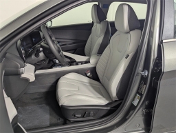 Hyundai Elantra Limited IVT 2025