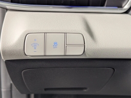 Hyundai Elantra Limited IVT 2025