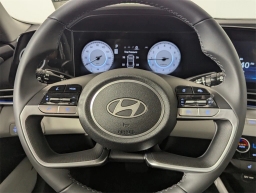 Hyundai Elantra Limited IVT 2025