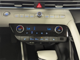 Hyundai Elantra Limited IVT 2025