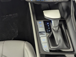 Hyundai Elantra Limited IVT 2025