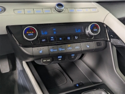 Hyundai Elantra Limited IVT 2025