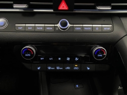 Hyundai Elantra Limited IVT 2026