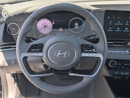 Hyundai Elantra SEL Convenience IVT 2025