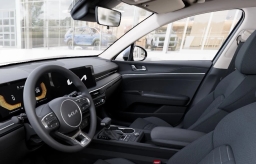 Kia K5 LXS Auto FWD 2026