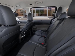 Kia Carnival EX FWD 2025