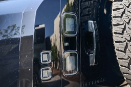 Land Rover Defender OCTA Black 110 P635 2026