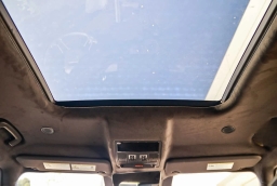 Land Rover Defender OCTA Black 110 P635 2026