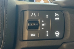 Land Rover Defender OCTA Black 110 P635 2026