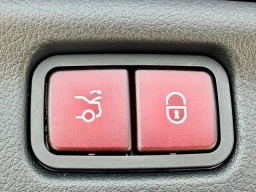 Mercedes-Benz C-Class C 300 4MATIC Sedan 2026