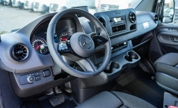 Mercedes-Benz Sprinter Crew Van High Roof 4-Cyl Diesel 2500 High Roof I4 Diesel 170" RWD 2026